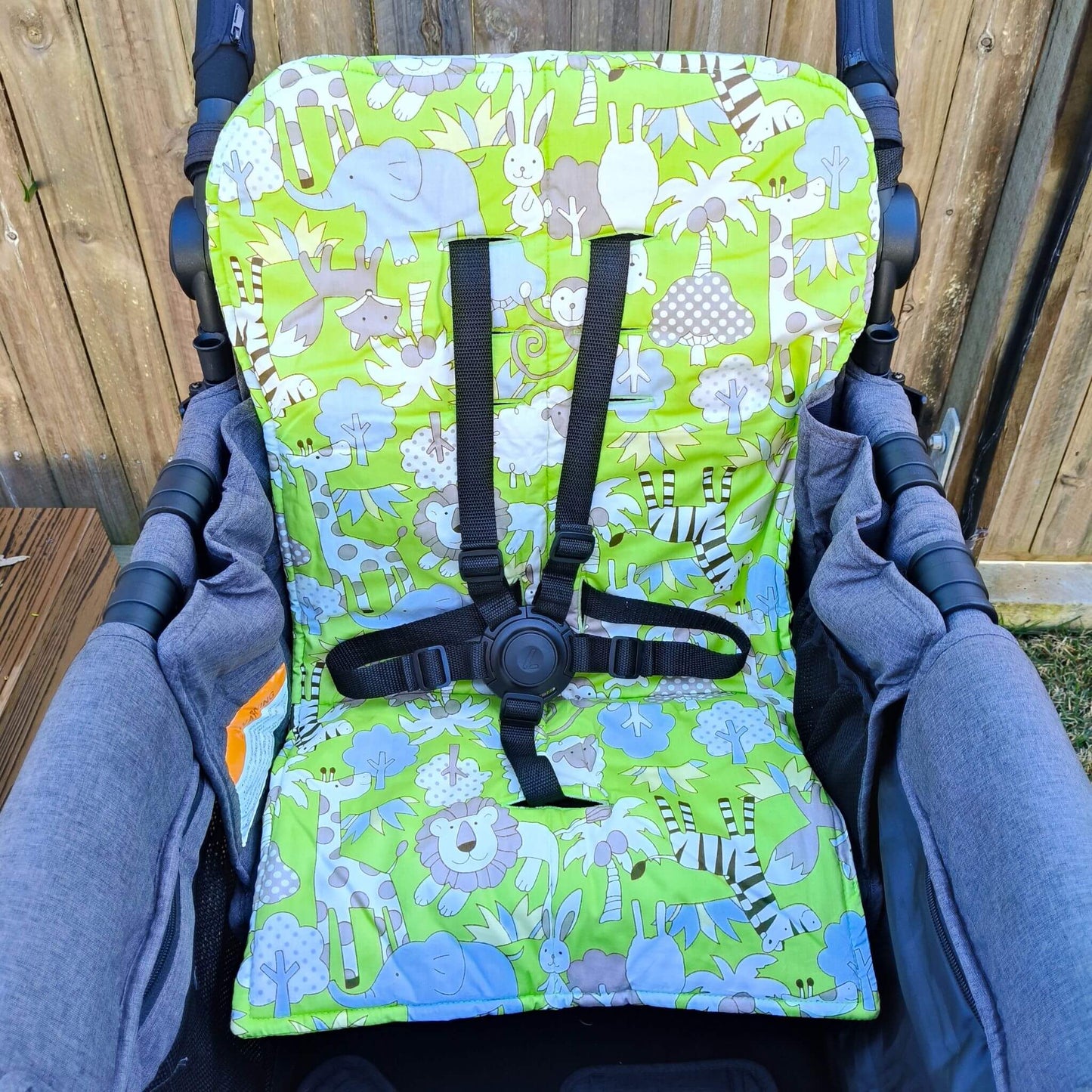 WonderFold_2_-_Car_Seat_Cover_-_Zesty_Zoo