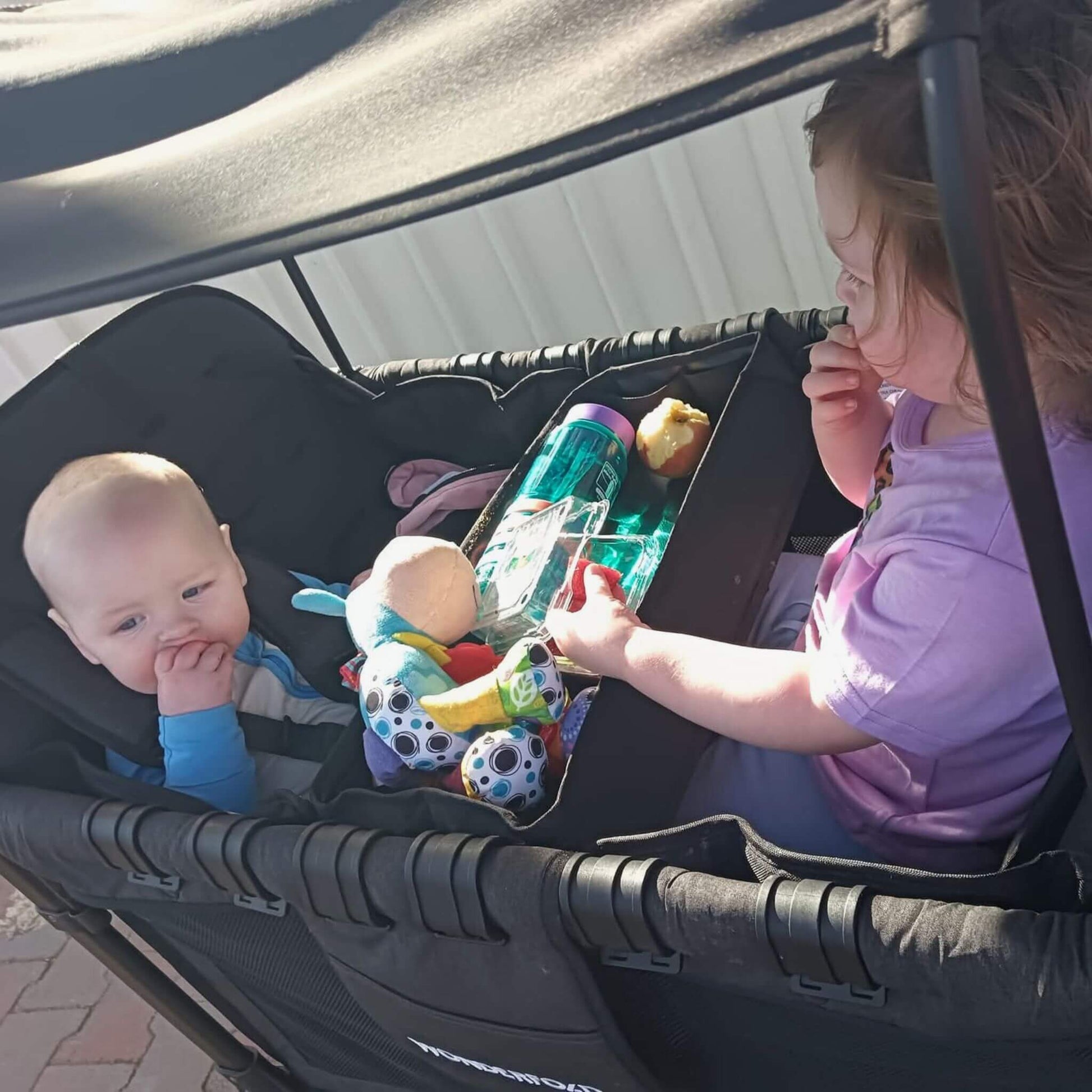 wonderfold-wagon-snack-tray-accessory