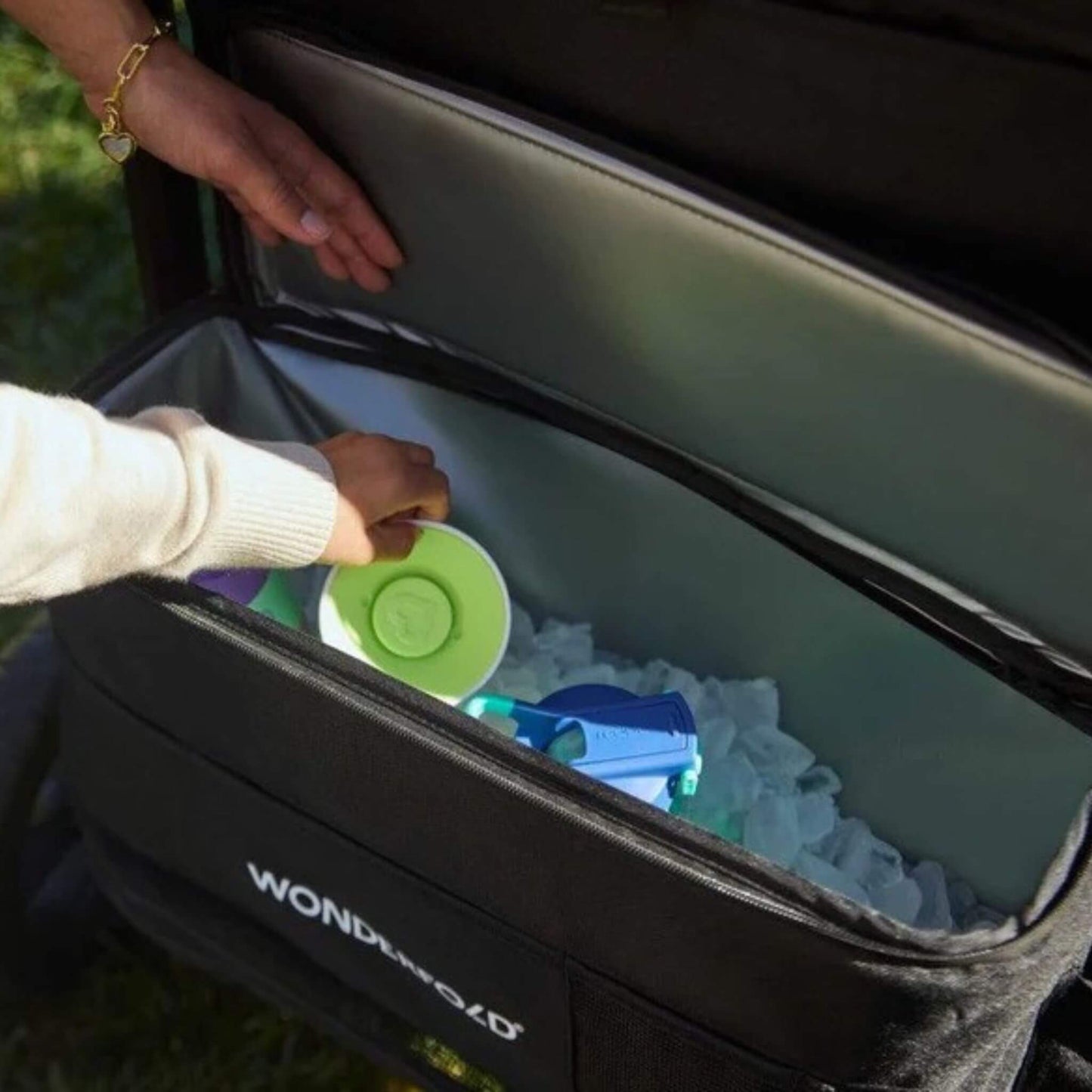 Kids_wagon_with_built_in_cooler