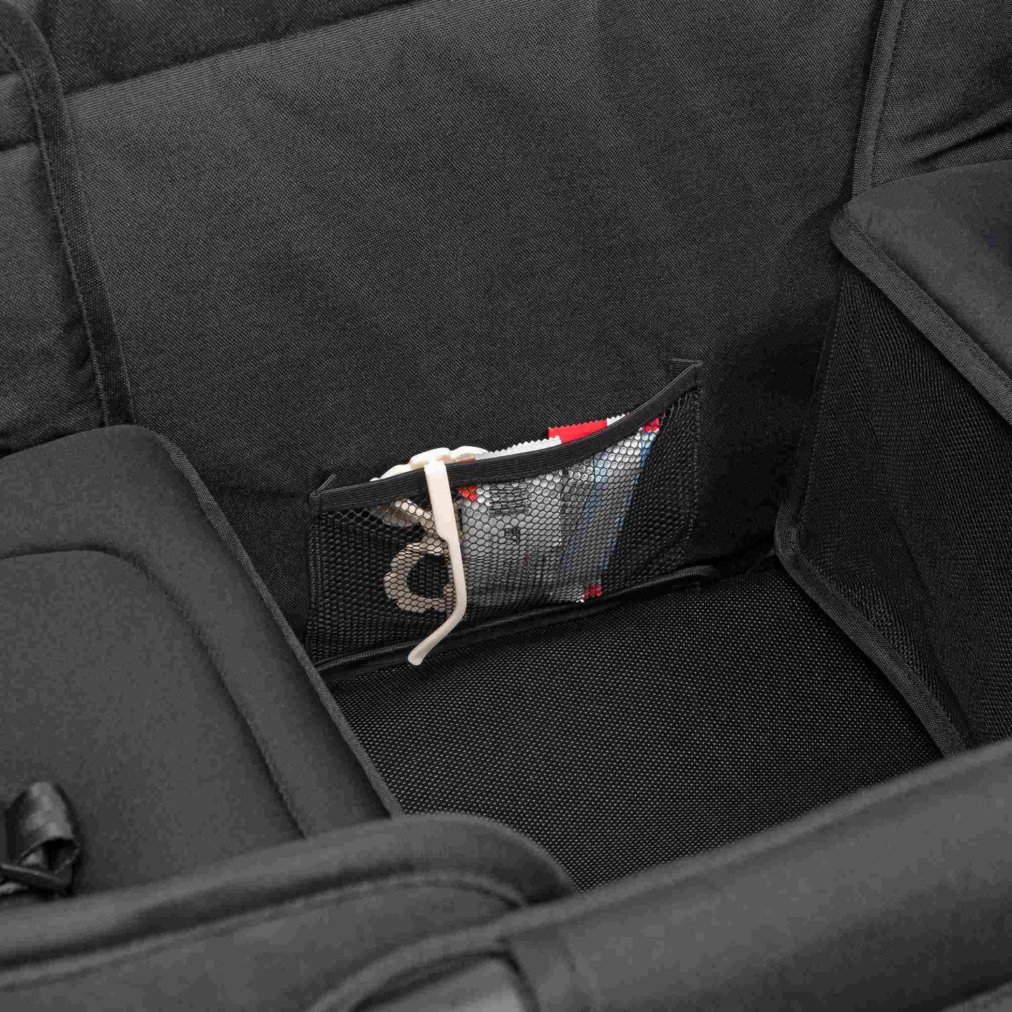LarktalecaravancoupeLTEAustralia-InteriorStoragePockets
