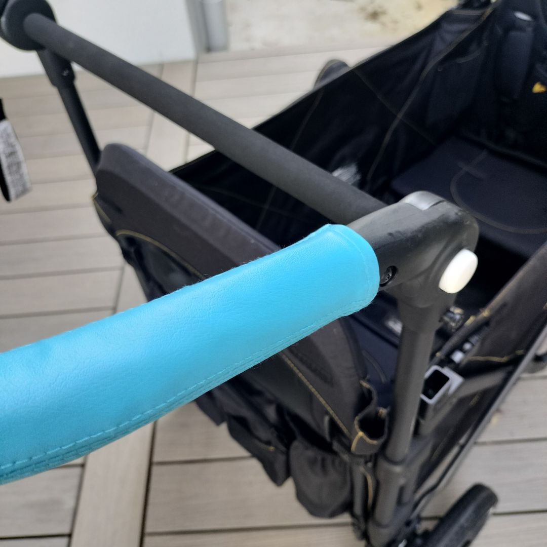 Pragon-LarktaleHandlebarCoversCloseupView-Blue
