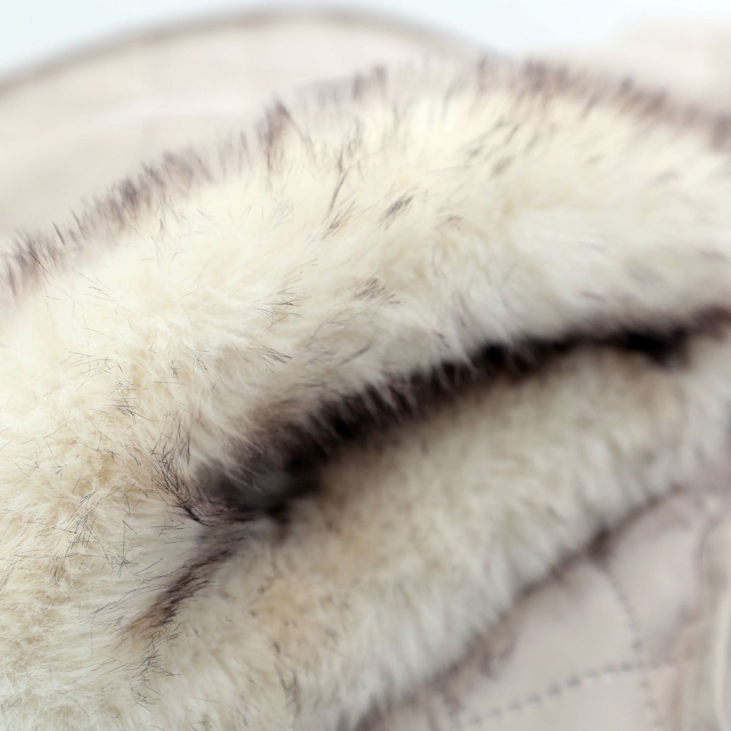 ProntoStrollerWarmCover-FauxFurTrimCloseUp-Australia