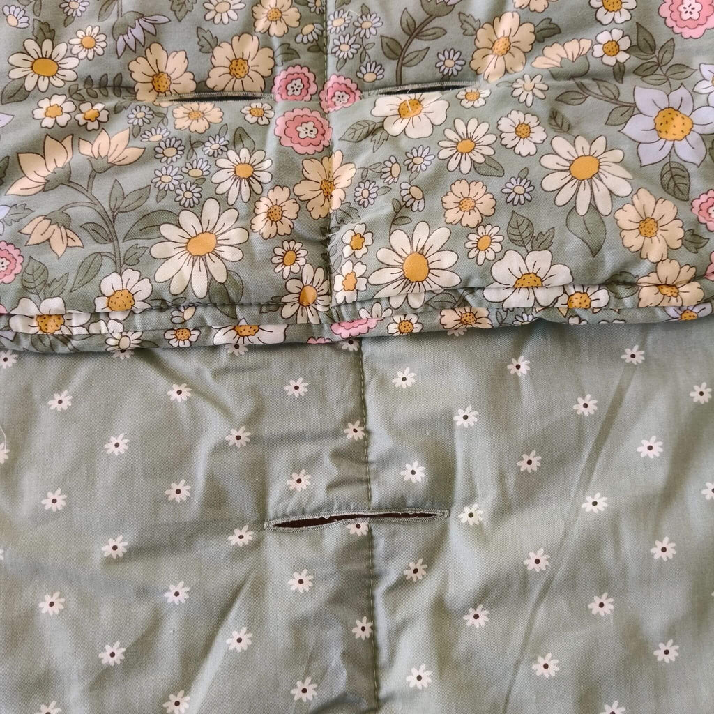WonderFold_-_Car_Seat_Cover_-_Sage_Bloom_-_Close_Up