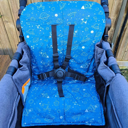 WonderFold_2_-_Car_Seat_Cover_-_Astro_Adventure_-_Blue