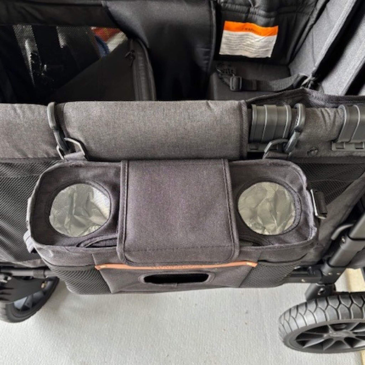 WonderFold_Parent_Console_on_side_of_wagon